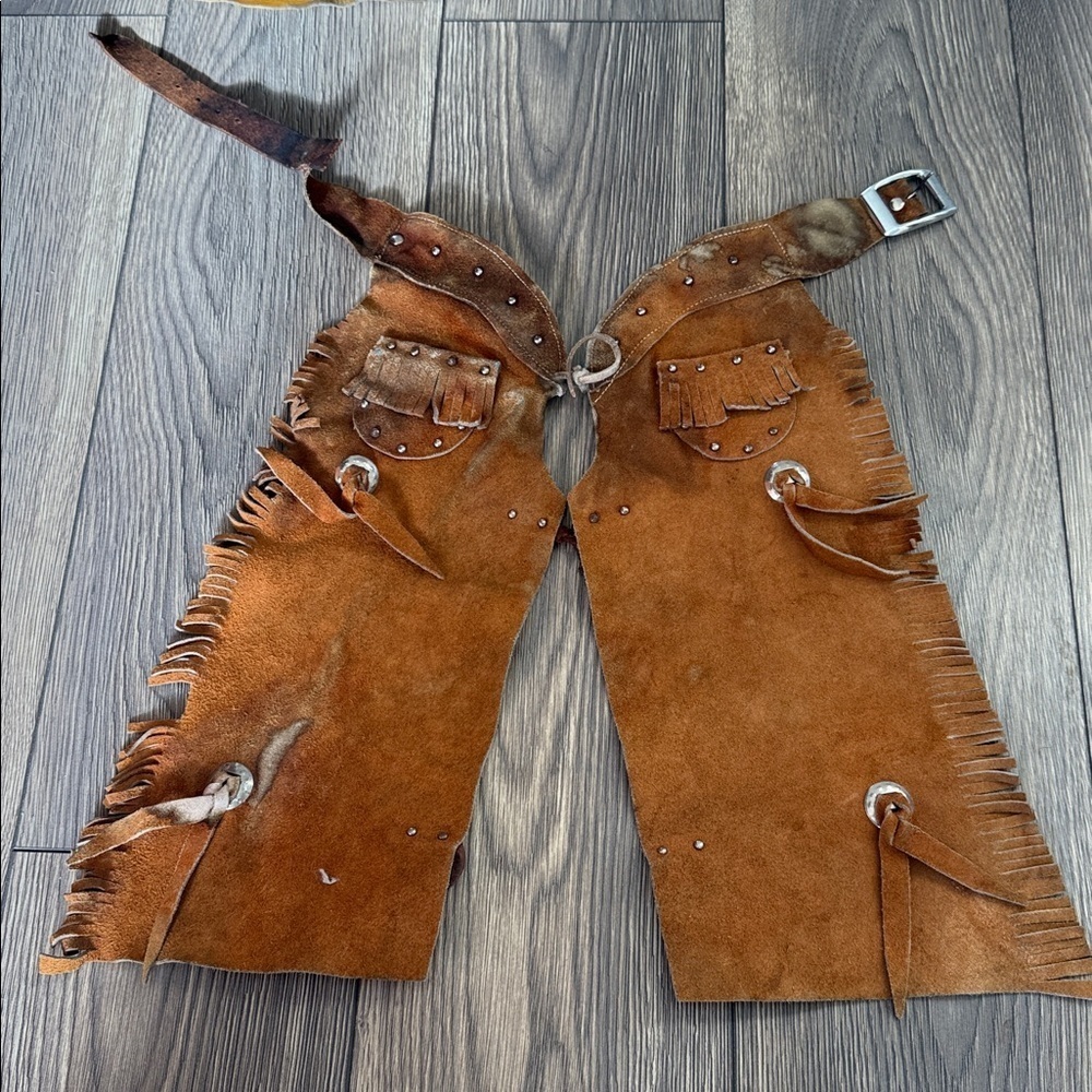 Vintage Sears Brown Leather fringe Chaps size 2 - 4
Authentic rudeo style chaps - Picture 5 of 7